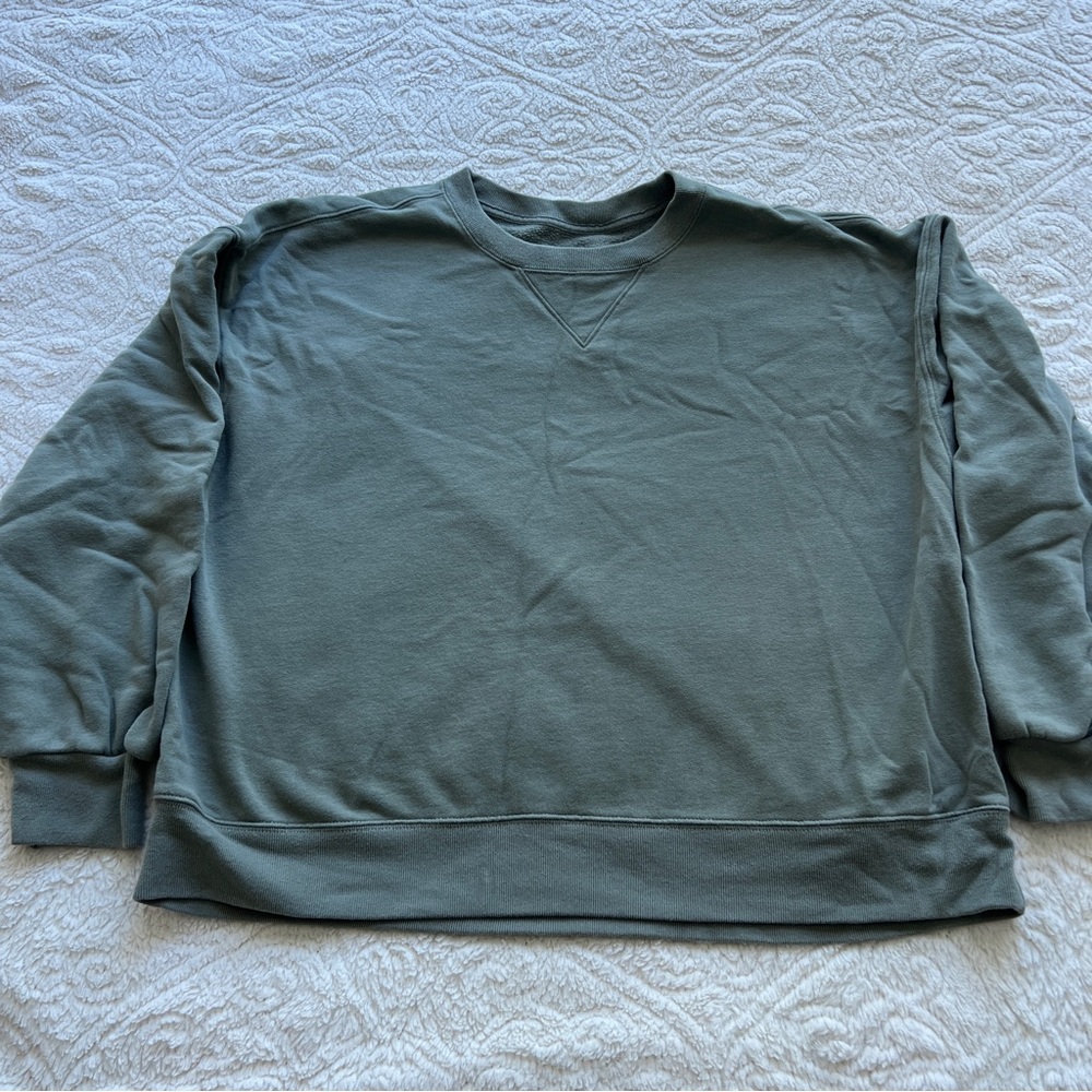 Abercrombie & Fitch light sage green super soft sweatshirt